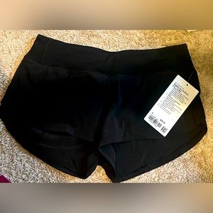 NWT LULU WOMENS SZ 6 shorts